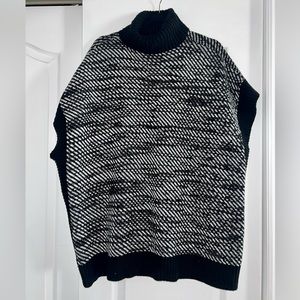 Michael Kors black and white Women’s sweater poncho